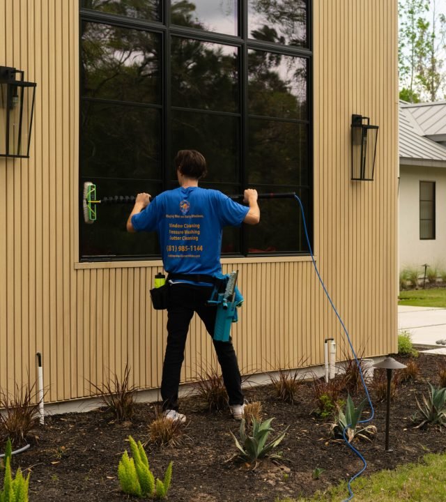 Professional Window Cleaning Service in Richmond, TX for homes with spotless and sparkling windows